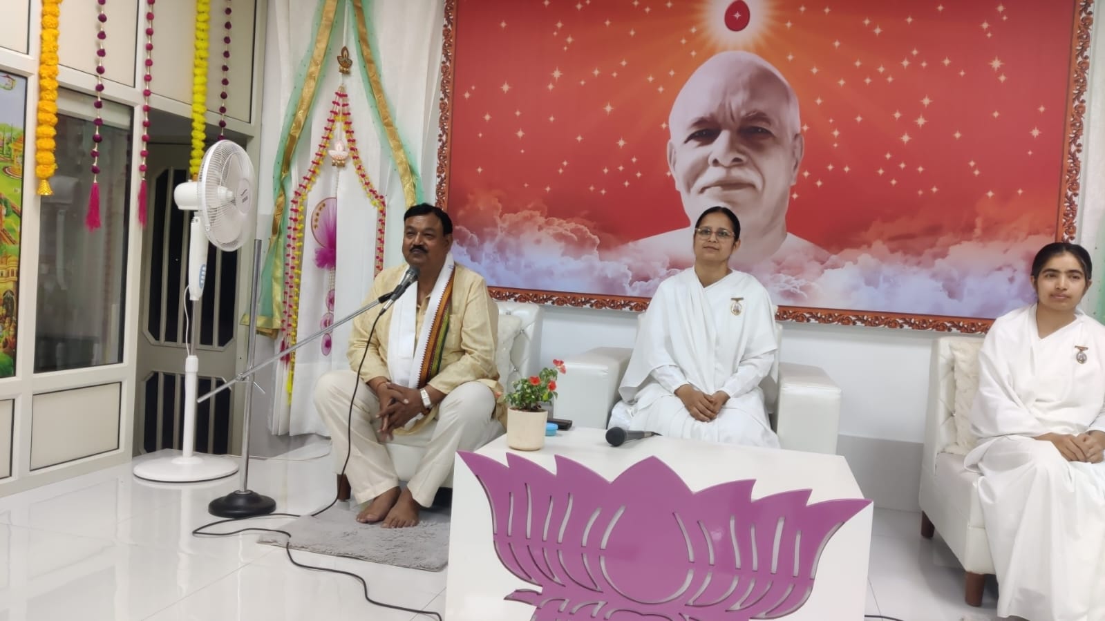 विश्व स्वास्थ्य दिवस पर ब्रह्माकुमारीज के सेक्टर 46 बी सेवा केंद्र आनंद निकेतन 1008 द्वारा एक गोष्ठी का आयोजन किया गया